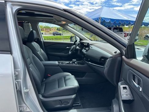 Certified 2023 Nissan Rogue SL w/ SL Premium Package AWD/4WD image 23