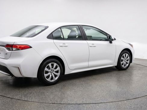 Used 2025 Toyota Corolla LE FWD image 9