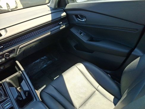 Used 2023 Honda Accord EX image 12