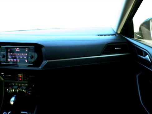 Used 2021 Volkswagen Jetta SE w/ SE Cold Weather Package image 21