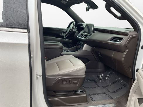 Used 2022 Chevrolet Suburban LT w/ Max Trailering Package image 15