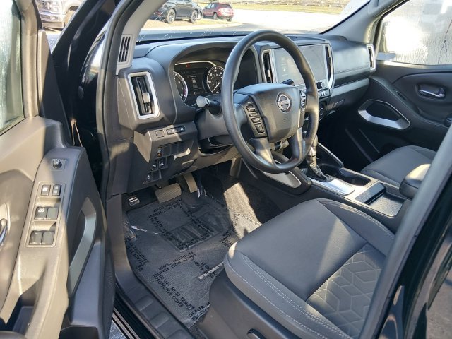 Certified 2025 Nissan Frontier SV AWD/4WD image 9
