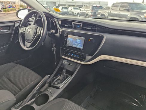 Used 2017 Toyota Corolla iM image 12