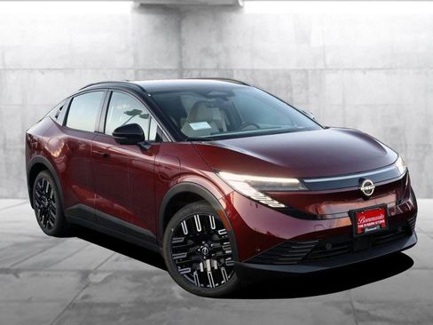 New 2026 Nissan Leaf Platinum+ w/ Cargo Package (Platinum+) image 2