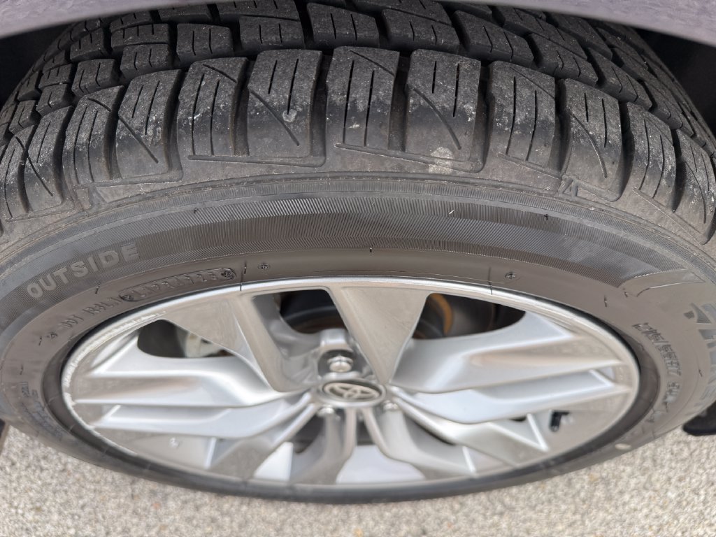 Used 2022 Toyota Avalon XLE FWD image 8