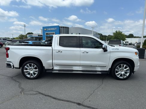 Used 2023 Chevrolet Silverado 1500 High Country w/ High Country Premium Package image 8