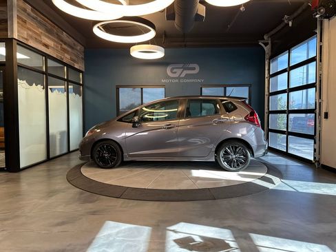 Used 2018 Honda Fit Sport image 6