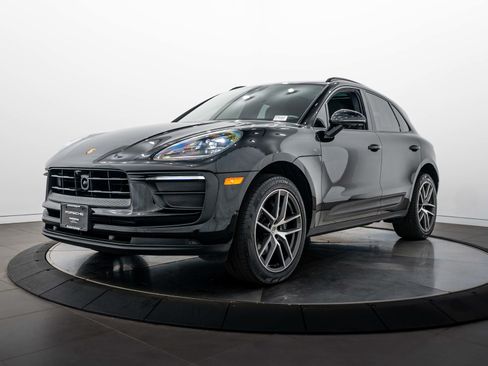 Certified 2024 Porsche Macan AWD/4WD image 1