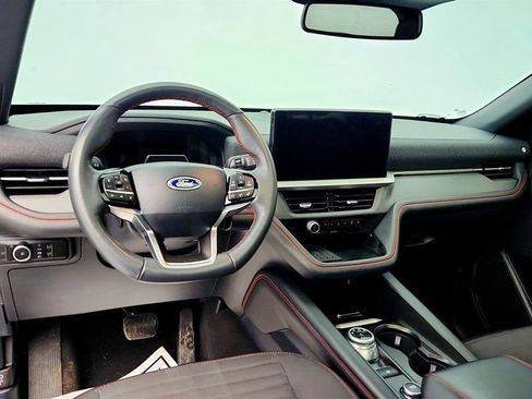 Used 2025 Ford Explorer ST-Line w/ Premium Package image 13