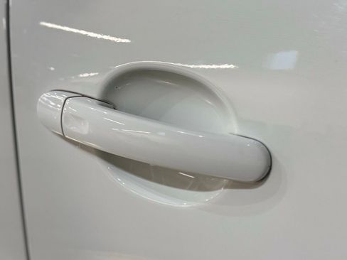 Used 2017 Volkswagen Tiguan Sport image 16