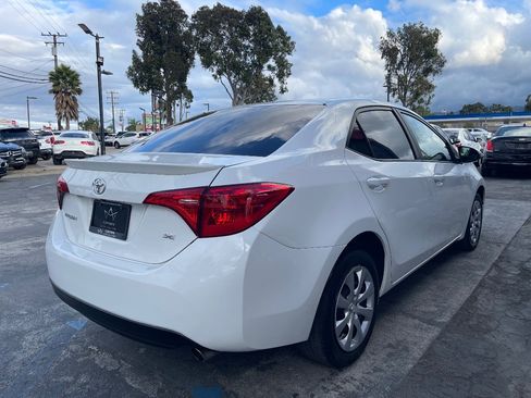Used 2018 Toyota Corolla SE w/ Carpet Mat Package (TMS) FWD image 5