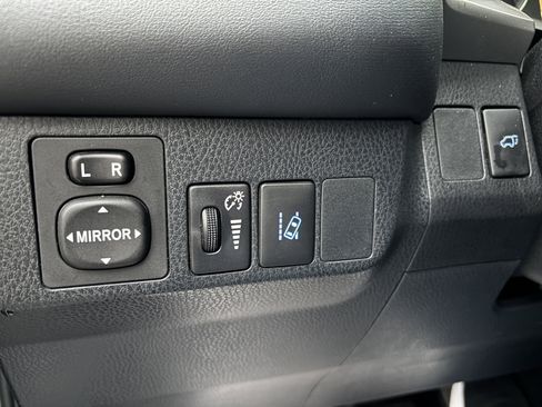 Used 2017 Toyota RAV4 Limited image 28