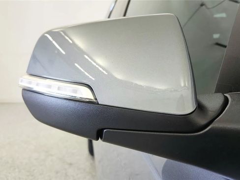 Used 2023 Chevrolet Traverse LT AWD/4WD image 18