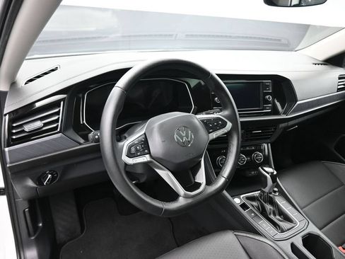 Used 2024 Volkswagen Jetta SE FWD image 14