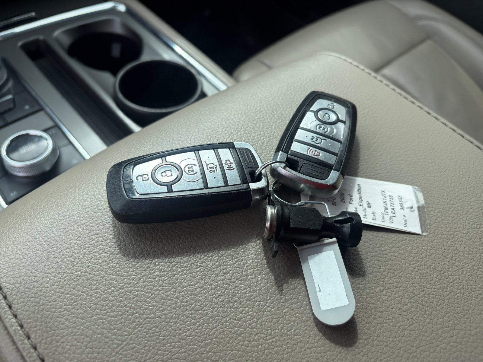 Used 2020 Ford Expedition Max XLT w/ Equipment Group 202A AWD/4WD image 18