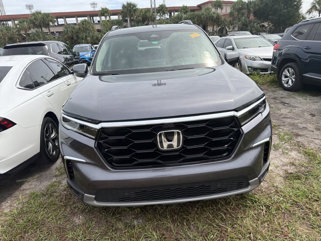 Used 2025 Honda Pilot Elite image 4