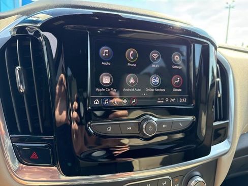 Used 2023 Chevrolet Traverse LS image 15