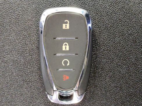 Used 2021 Chevrolet Trax LT w/ LT Convenience Package FWD image 32