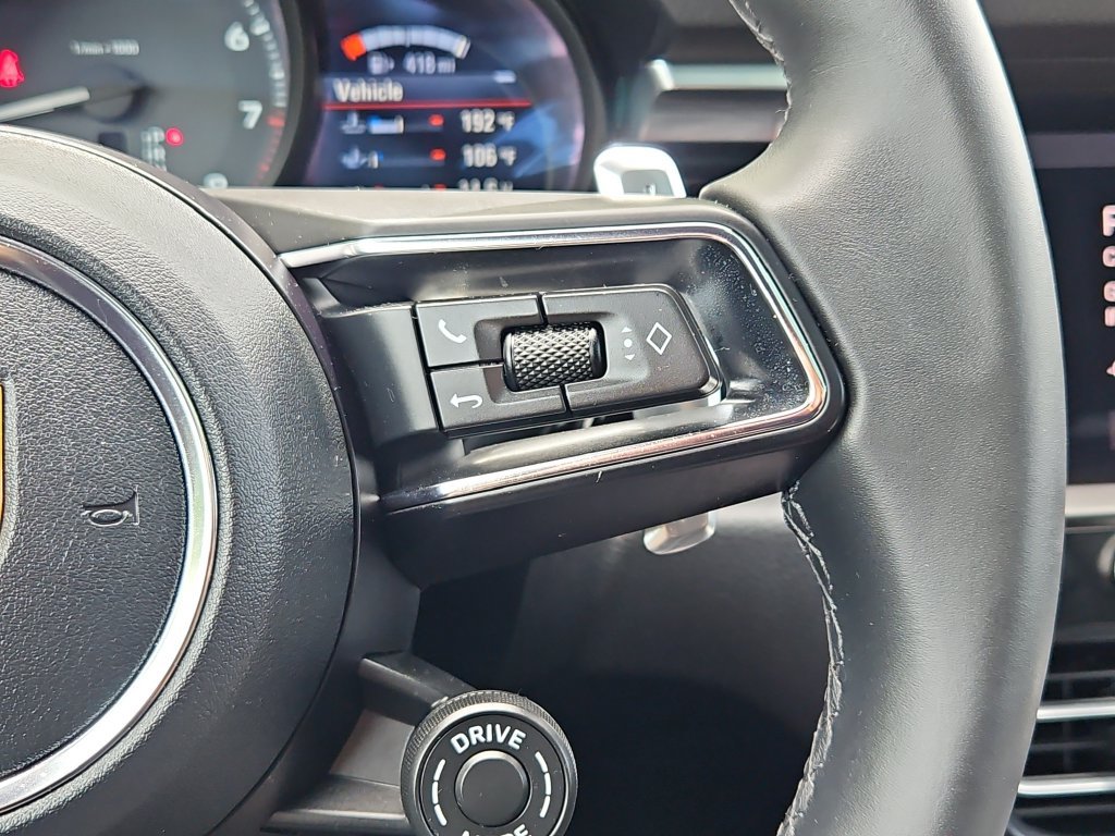 Certified 2026 Porsche Macan AWD/4WD image 31