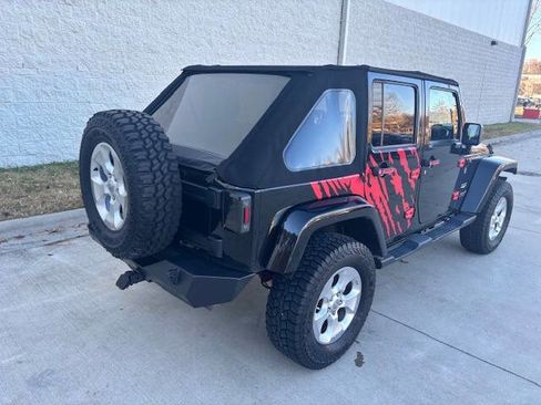 Used 2015 Jeep Wrangler Unlimited Sahara w/ Connectivity Group image 5