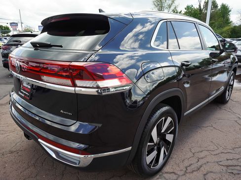 Used 2025 Volkswagen Atlas Cross Sport SEL AWD/4WD image 6