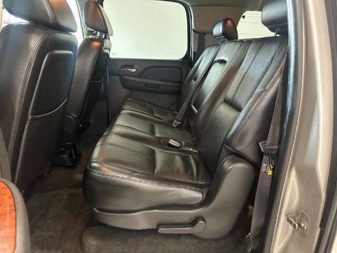 Used 2007 Chevrolet Suburban 2500 LT w/ LT Preferred Equipment Group image 21