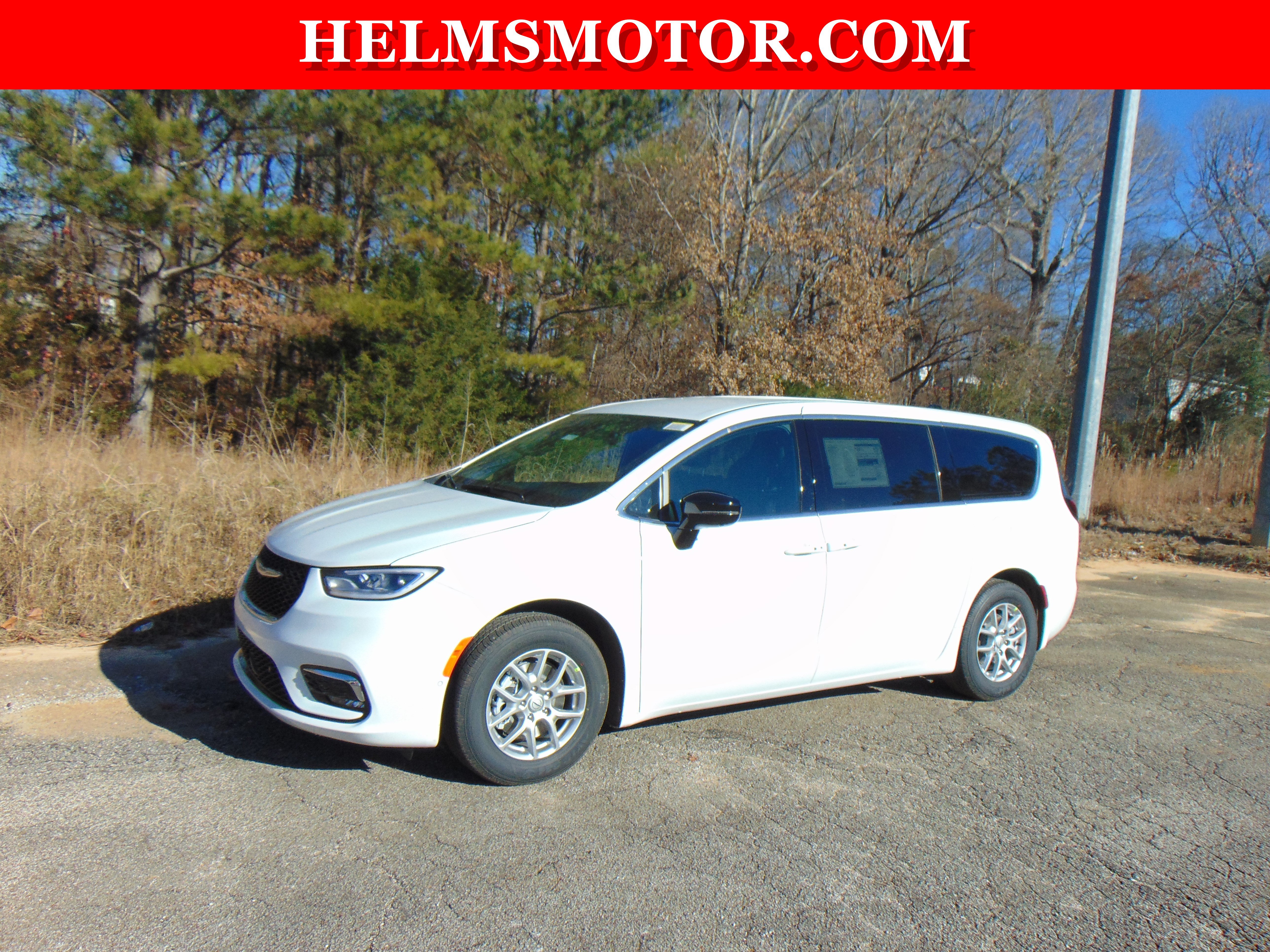 New 2026 Chrysler Pacifica Select FWD image 8