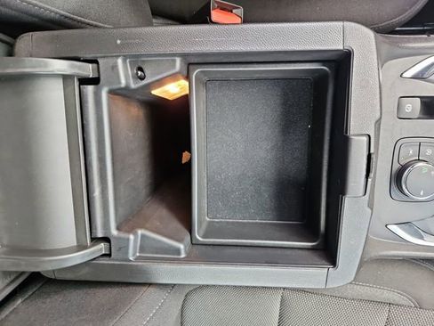 Used 2023 Chevrolet Traverse LT image 26