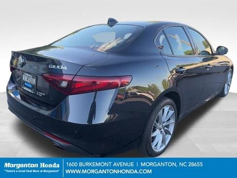 Used 2023 Alfa Romeo Giulia Sprint AWD/4WD image 8