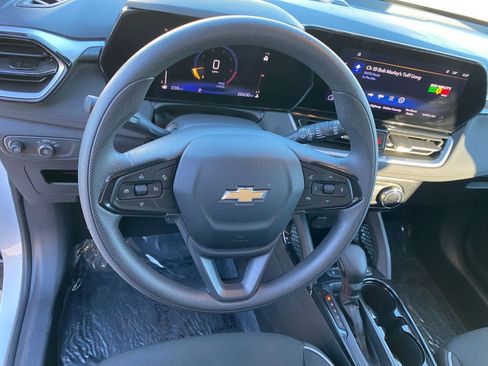 Used 2025 Chevrolet TrailBlazer LT image 28