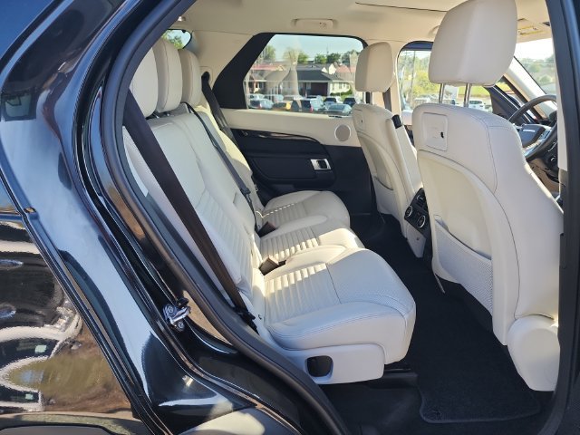 Used 2023 Land Rover Discovery S AWD/4WD image 27