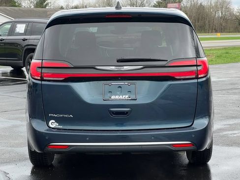 Used 2024 Chrysler Pacifica Touring-L FWD image 45