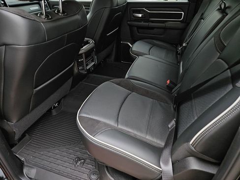 New 2026 RAM 2500 Laramie AWD/4WD image 11