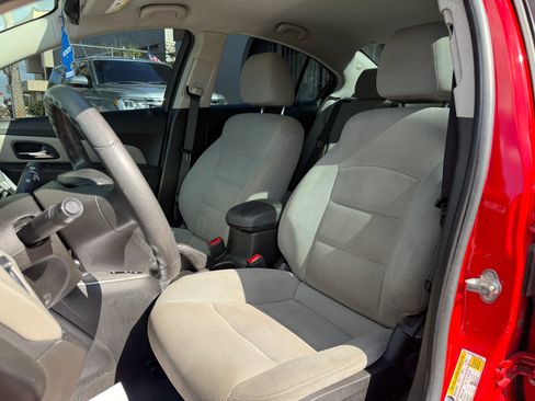 Used 2015 Chevrolet Cruze LT image 11