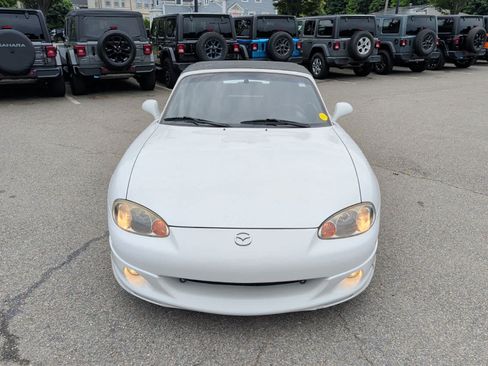 Used 2001 MAZDA MX-5 Miata RWD image 10