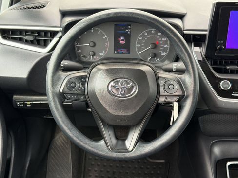 Used 2025 Toyota Corolla LE FWD image 11