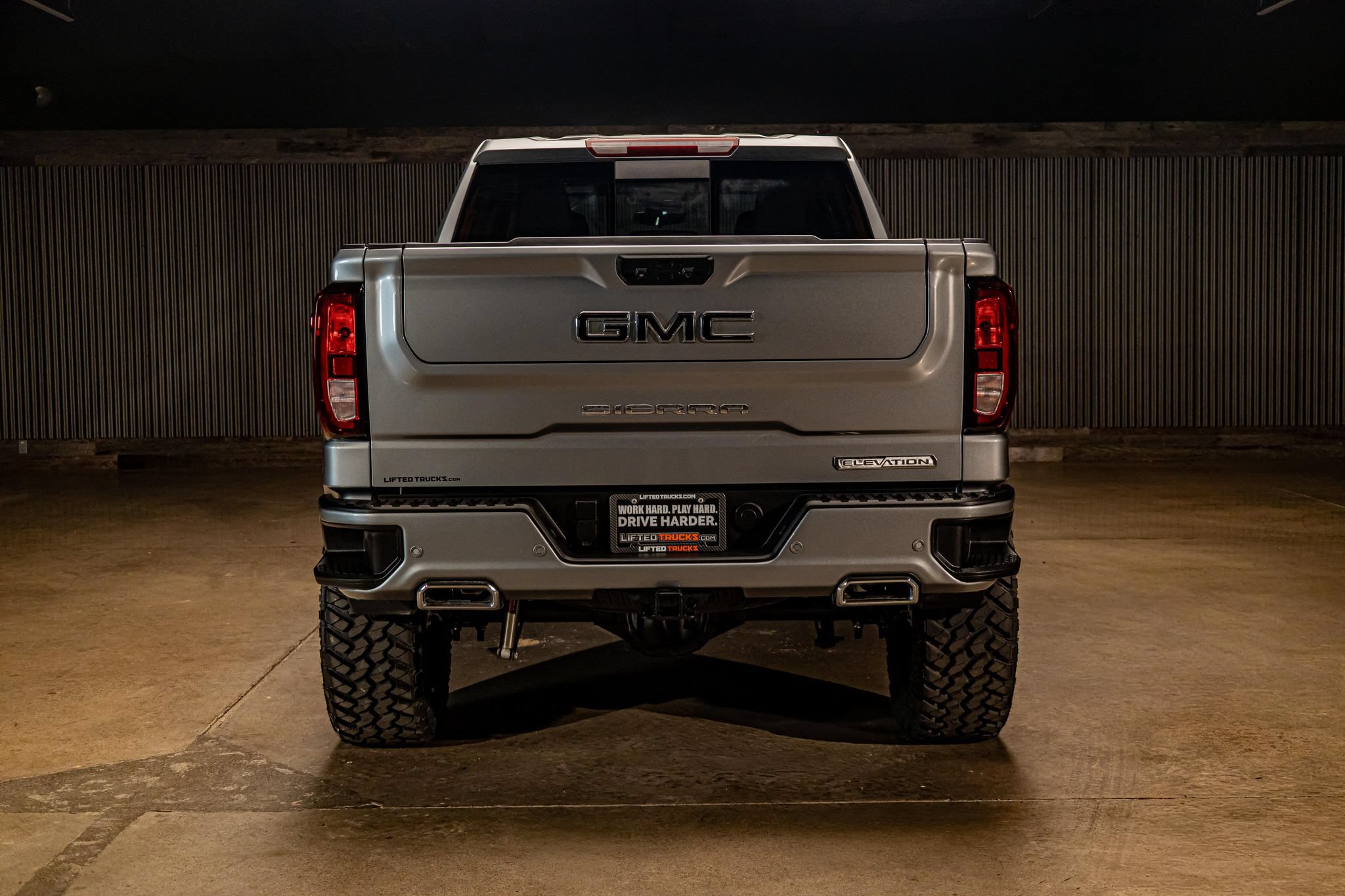Used 2025 GMC Sierra 1500 Elevation w/ Elevation Premium Package AWD/4WD image 8