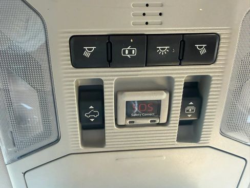Used 2019 Toyota RAV4 Limited AWD/4WD image 55