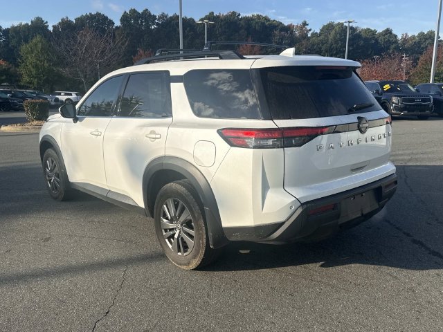 Used 2025 Nissan Pathfinder SV FWD image 6