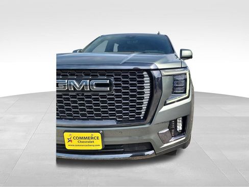Used 2023 GMC Yukon XL Denali Ultimate AWD/4WD image 11
