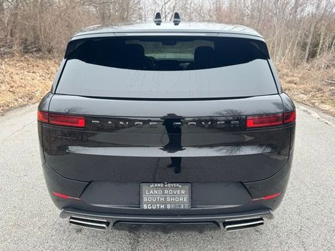 Used 2025 Land Rover Range Rover Sport SE image 6
