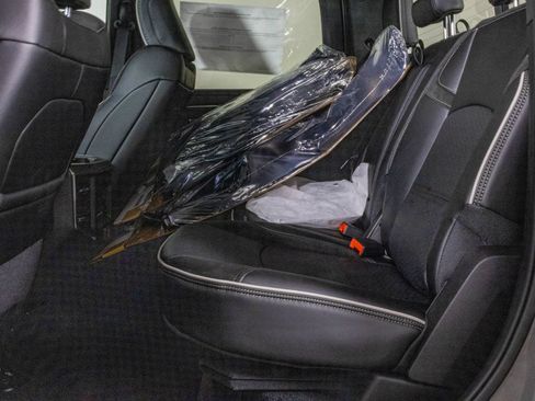 New 2026 RAM 3500 Laramie AWD/4WD image 32