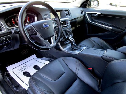Used 2015 Volvo V60 T5 Cross Country w/ Convenience Package image 13