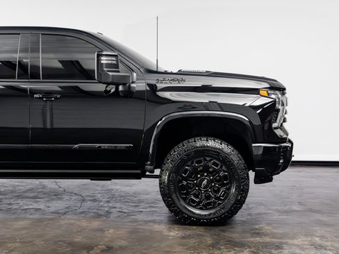 Used 2024 Chevrolet Silverado 2500 High Country w/ Midnight Edition AWD/4WD image 25