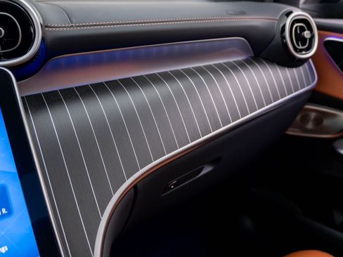 Used 2023 Mercedes-Benz GLC 300 4MATIC image 30