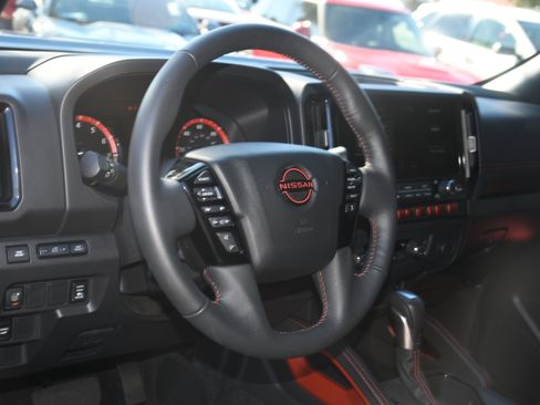 Used 2025 Nissan Frontier Pro-X w/ Pro Convenience Package image 8