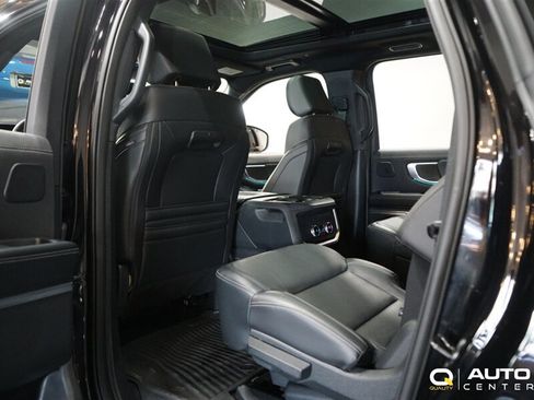 Used 2025 Ford Expedition Max Platinum w/ Stealth Performance Package AWD/4WD image 30