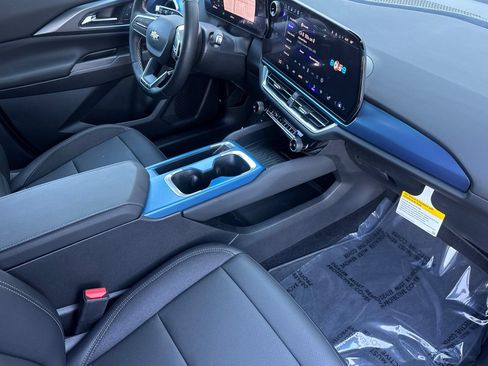 Used 2026 Chevrolet Equinox EV LT FWD image 20
