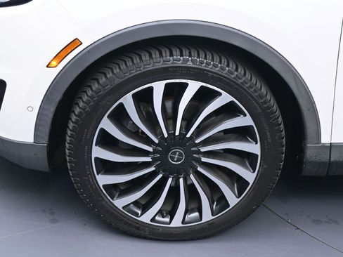 Used 2019 Lincoln Nautilus Black Label image 13