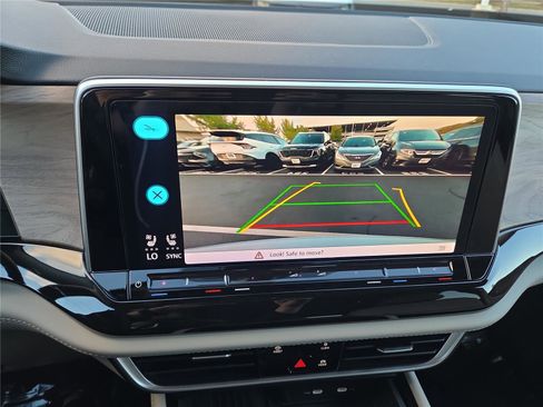 New 2026 Volkswagen Atlas SE image 18